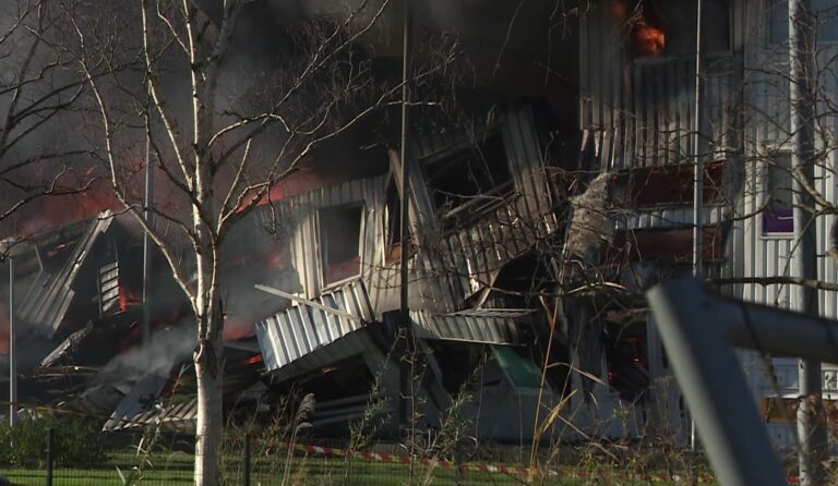 Brand vluchtelingen-studentenpand in Amsterdam ‘mogelijk aangestoken’