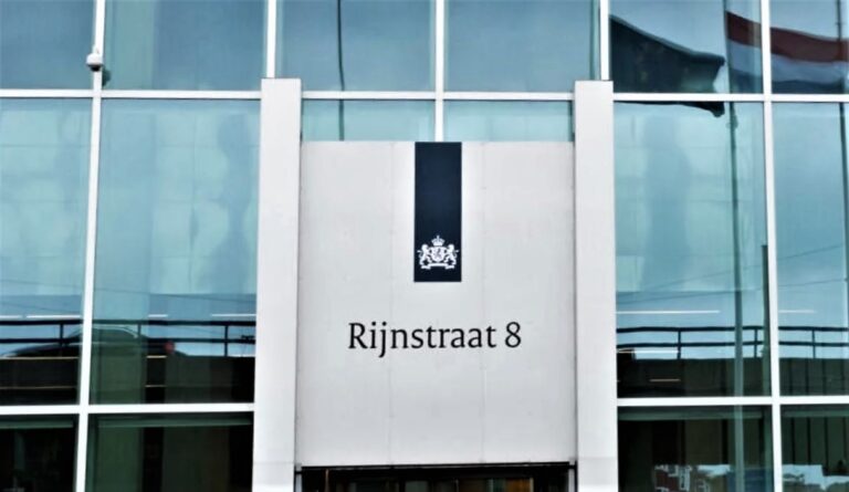Institutioneel racisme en islamofobie in Nederland: een verhaal van twee kwaden