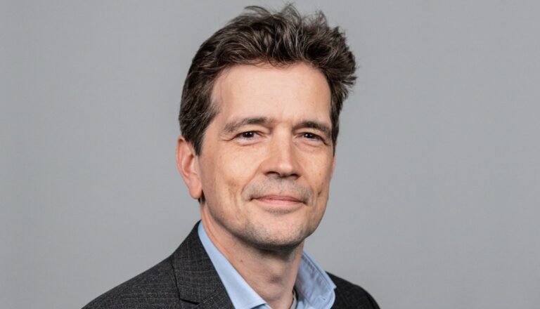 Historicus Coen de Jong over ‘woke’: klein groepje, maar met grote invloed
