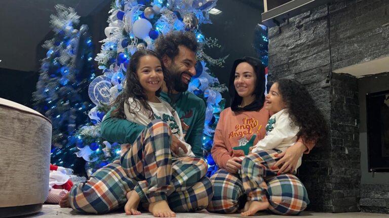 Liverpool-ster Salah plaatst (weer) een kerstfoto, tot woede sommige moslims
