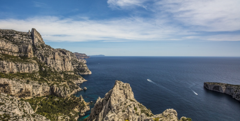 Italië neemt hulpboten in beslag