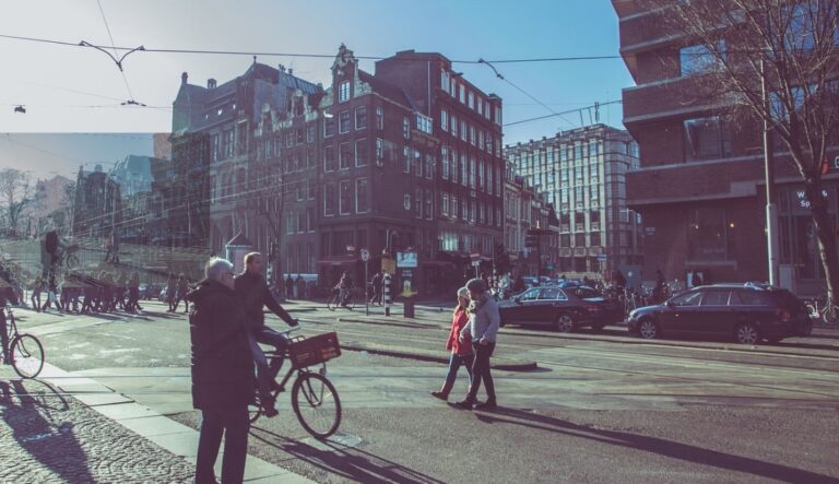 Amsterdammer mengt niet, in de provincie gaat het beter