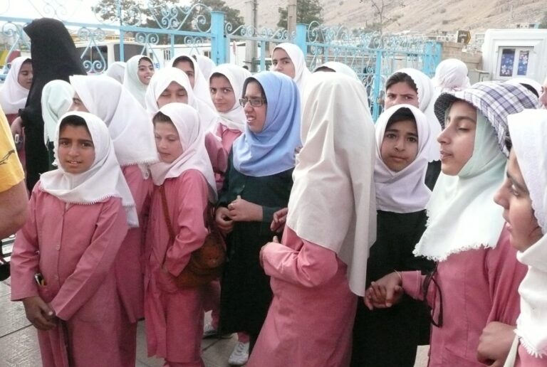 Iran installeert camera’s om ongesluierde vrouwen op te sporen