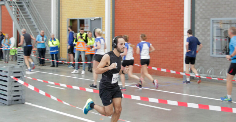 Presentator Karim Amghar loopt marathon Rotterdam op lege maag