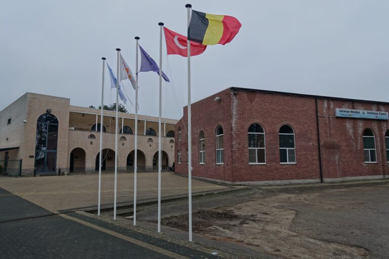 Drie moskeeën in België riskeren schorsing wegens Turkse inmenging