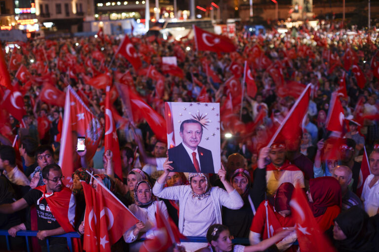 Turkije pakt 544 verdachten op vanwege ‘banden met Gülen-beweging’