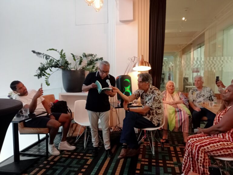 Henk Bakboord schreef over zijn Surinaamse vader, die voor Nederland in Indonesië vocht
