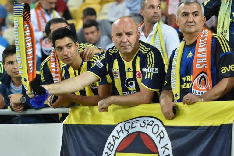 Galatasaray en Fenerbahce weigeren in Saoedi-Arabië te spelen
