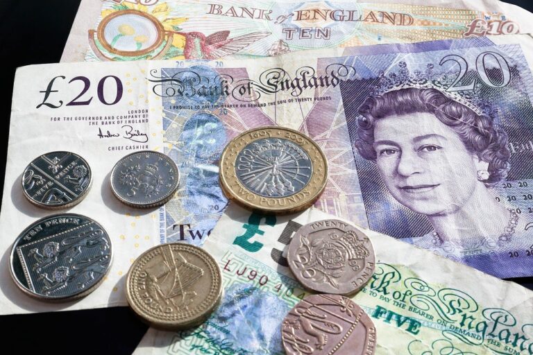 Britse moslims verliezen om ‘onduidelijke redenen’ bankrekeningen
