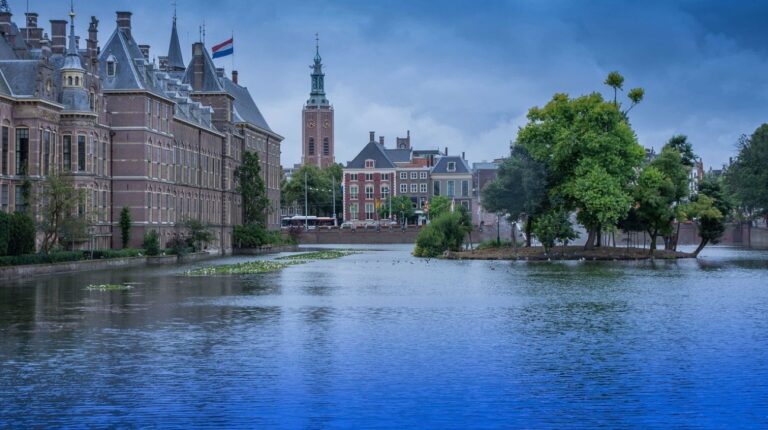 Eerste Kamer stemt in met wet om misdadigers verblijfsvergunning te weigeren