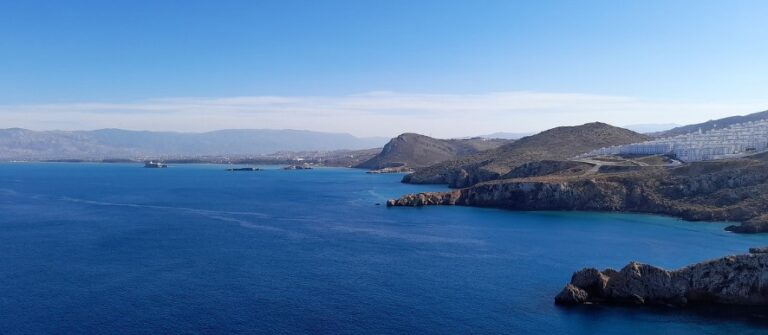 Schokkend beeld uit Spanje: Guardia Civil vaart over migrantenboot