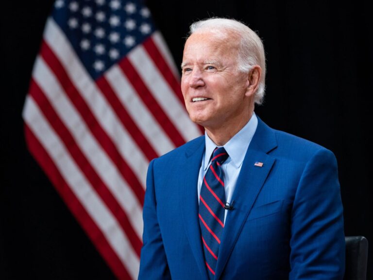 President Biden waarschuwt voor oligarchie die democratie bedreigt