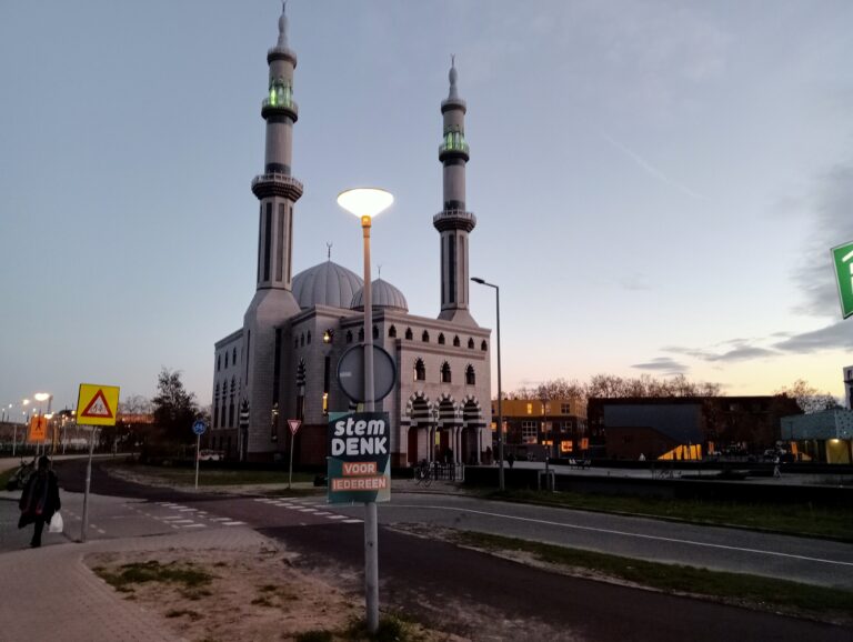 CBS: islam sterker in grote steden, christendom krimpt verder