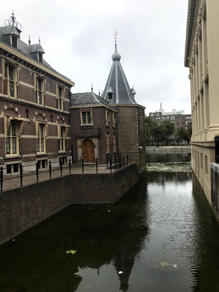 Kabinet gaat moeilijke zomer tegemoet, vanwege conflict over bezuinigingen sociale zekerheid