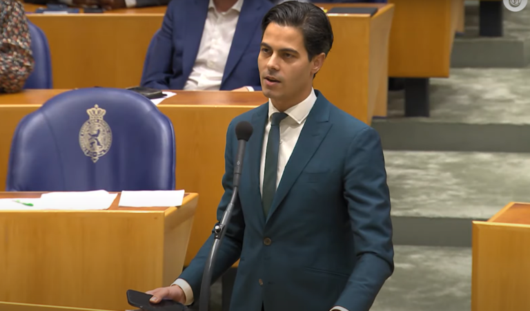 D66 wil dat vluchtelingen asielaanvraag buiten EU doen