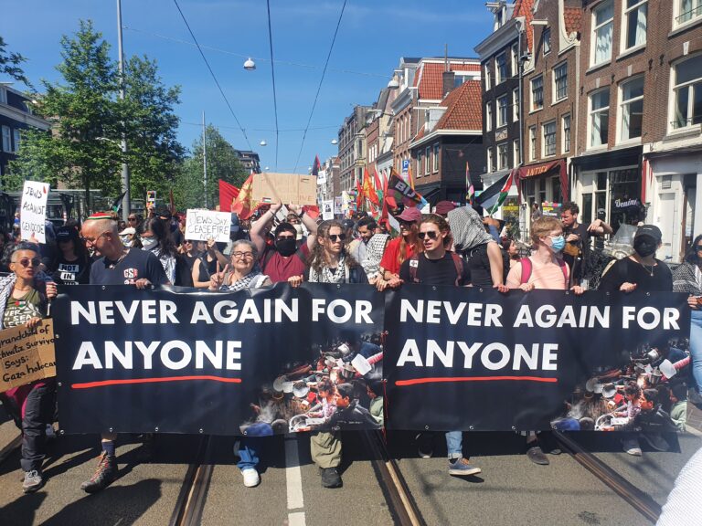 Protest tegen Nakba verstoord door relschoppers