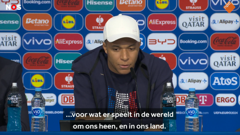 Voetballer Mbappé roept Franse jongeren op te stemmen