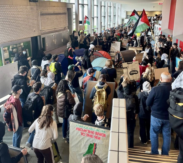 Pro-Palestinastudenten gearresteerd op TU Delft