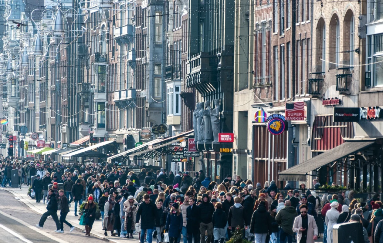 Nederland in 2050: meer ouderen en vaker met migratieachtergrond
