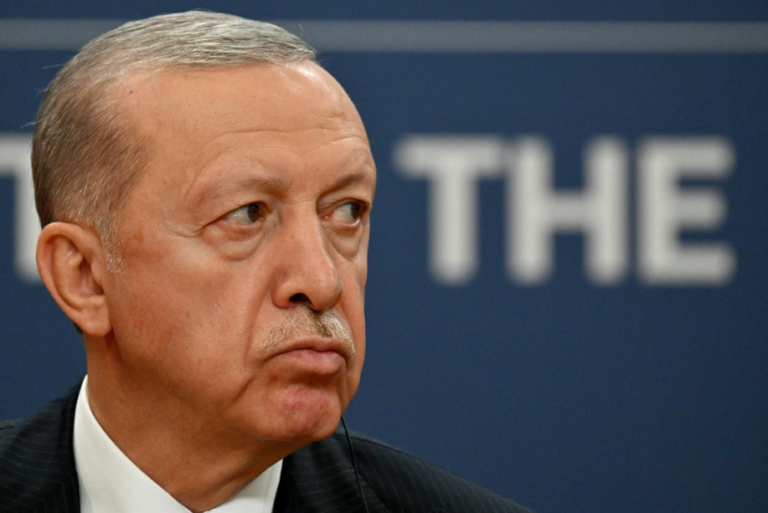Onderzoek: Turkije deporteert en mishandelt vluchtelingen met EU-geld