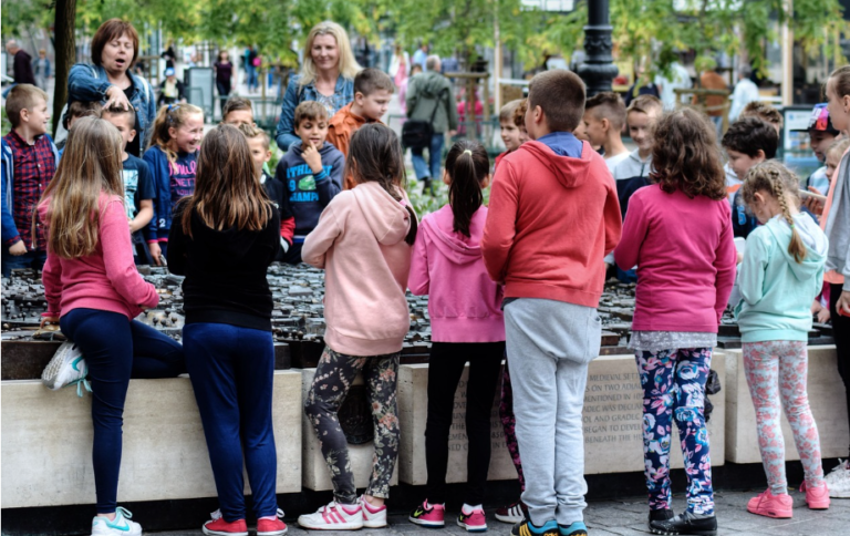 Onderzoek naar onderwijs brengt aangrijpende verhalen over discriminatie