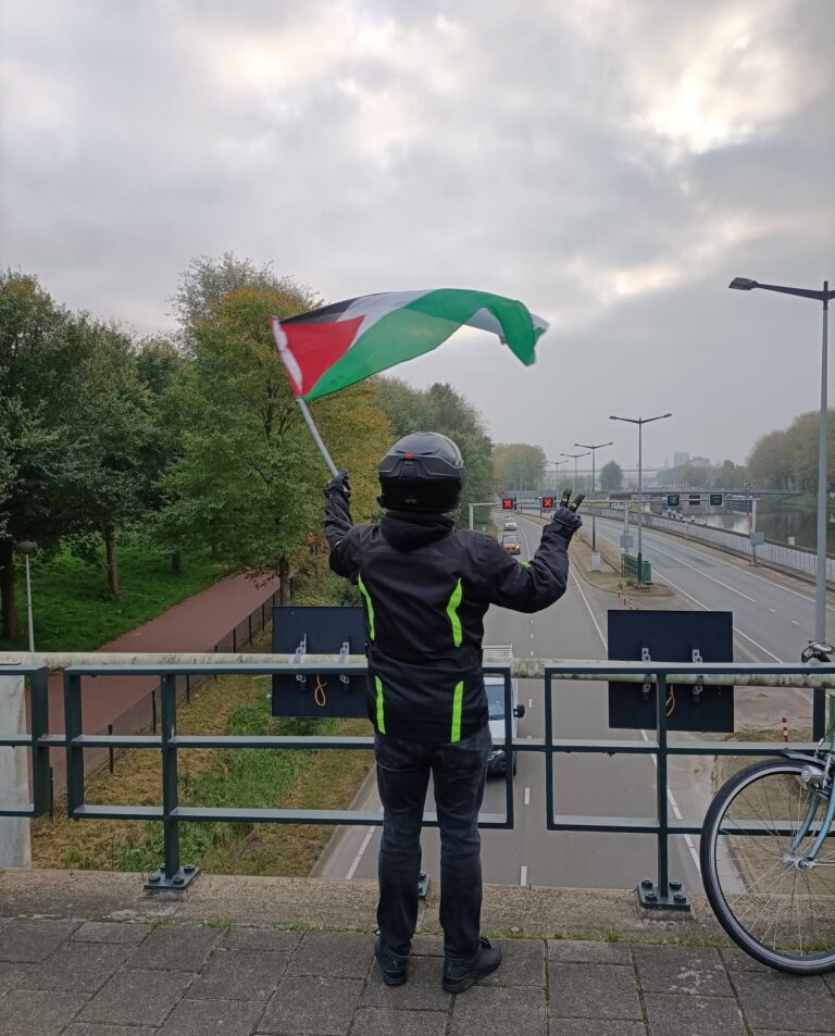 Elke week op het viaduct voor Gaza