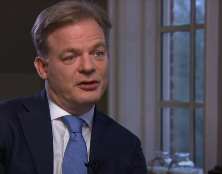 Verontwaardiging over onthulling PVV-plannen om koranbezit en moskeebezoek strafbaar te stellen