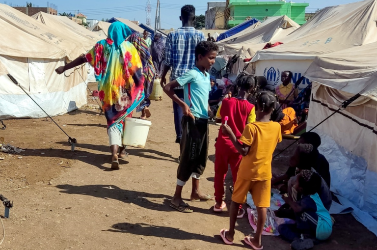 Luchtaanval op markt in Darfur: meer dan 100 doden