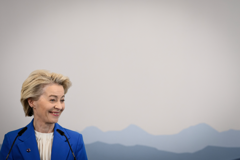 Karelsprijs voor Ursula von der Leyen