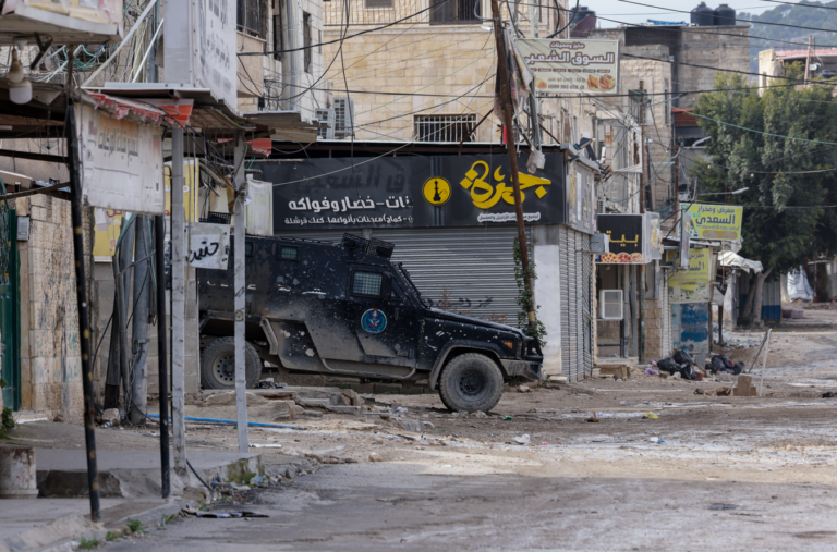 Situatie in Jenin lijkt op burgeroorlog, met strijd tussen Palestijnse Autoriteit en lokale milities