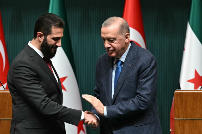Syrische interim-president Al-Sharaa en Erdogan spreken over samenwerking