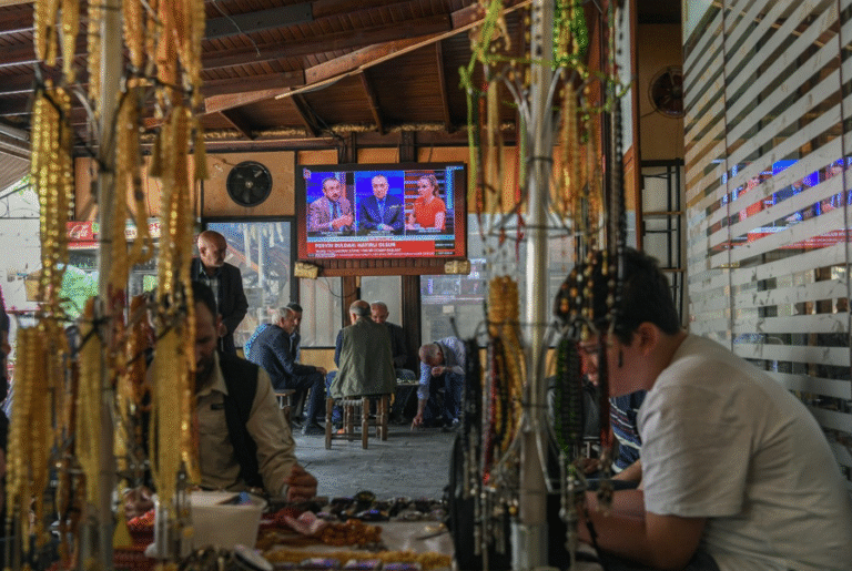 Besluit PKK om zichzelf op te heffen, met voorzichtig optimisme ontvangen