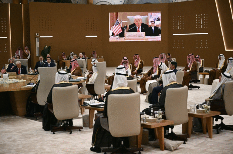 Trump sluit wapendeal met Saoedi-Arabië