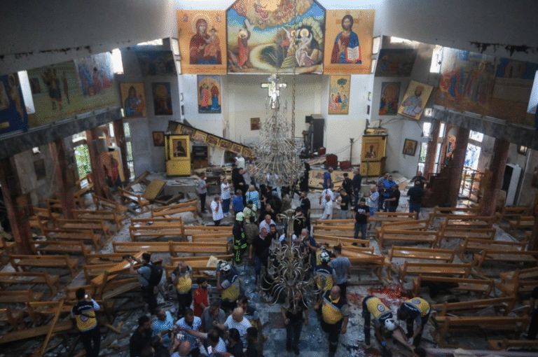 IS pleegt aanslag op kerk in Damascus, 22 doden en tientallen gewonden
