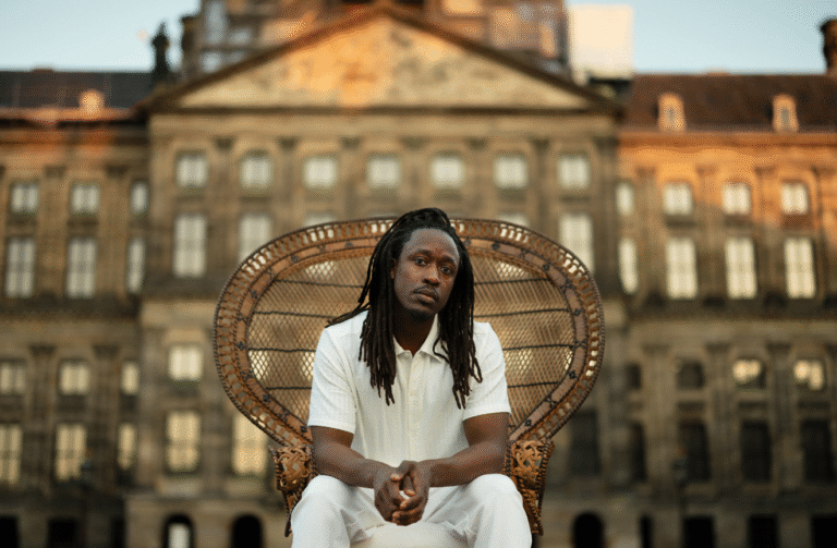 Akwasi: ‘Als zwart persoon is jezelf zijn al een daad van verzet’