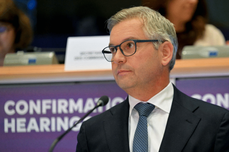 Eurocommissaris voor Migratie mag Oost-Libië niet in