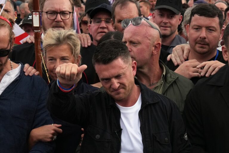 Tienduizenden lopen mee in extreemrechtse demonstratie in Londen