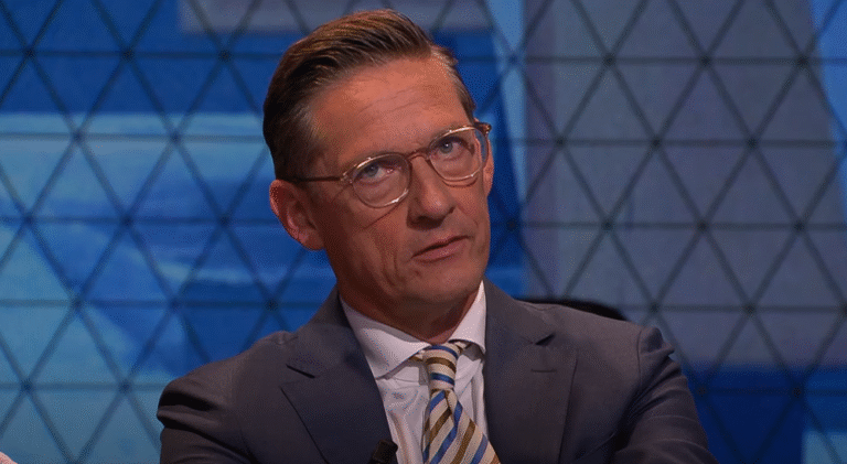 Joost Eerdmans (JA21) vult ruim half uur van talkshow Jinek