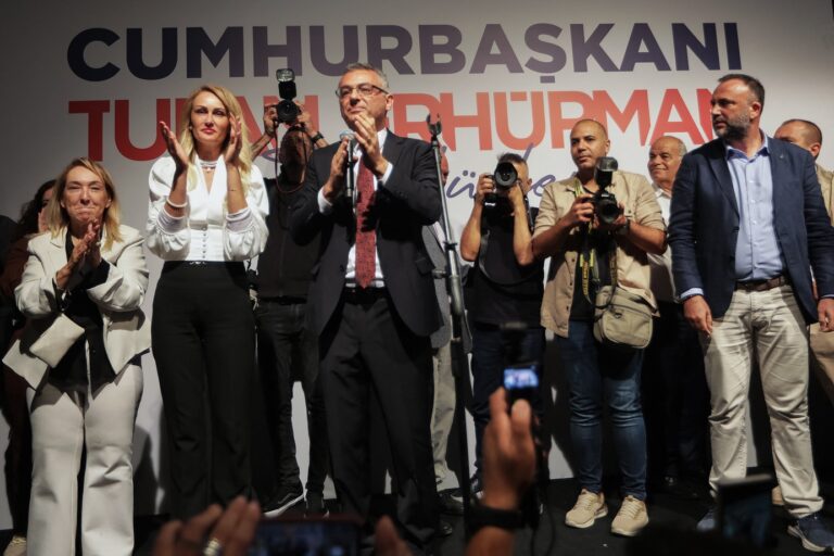 Pro-Europese kandidaat wint Turks-Cypriotische presidentsverkiezingen