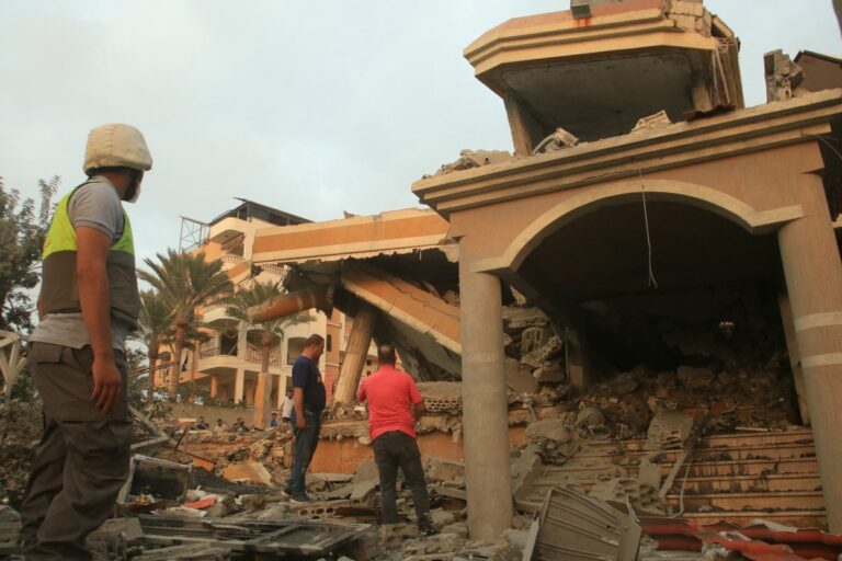 Israël intensiveert luchtaanvallen op Zuid-Libanon, Hezbollah belooft verzet