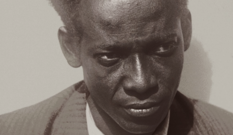 Amsterdam deelt klassieker ‘Wij slaven van Suriname’ uit