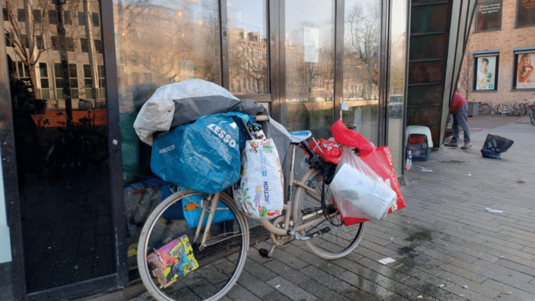 ‘Een dakloze stuur je niet weg met een paracetamol’