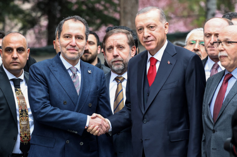 Turkse politicus Fatih Erbakan pleit voor mildheid voor vervolgde Gülen-aanhangers