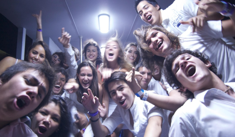 dK-panel: waarom voelen zoveel jongeren zich somber?