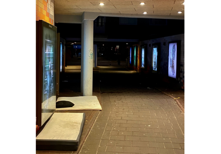 Ook moeders met kinderen raken dakloos. ‘Een drama’