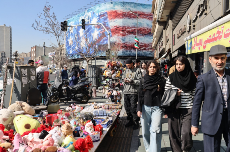 Onderhandelingen tussen Iran en VS verlopen stroef, militaire druk loopt op