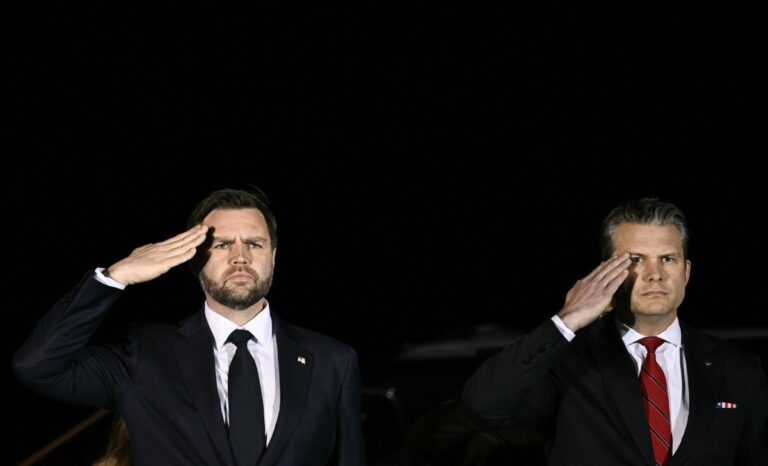 Democraten eisen onderzoek naar religieuze invloed in het Amerikaanse leger