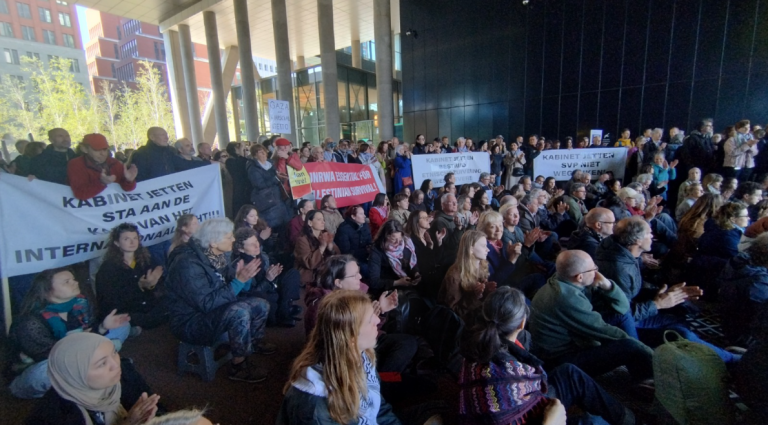 Francesca Albanese steekt Haagse sit-in een hart onder de riem