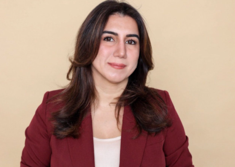 Zaanse politicus Eylem Köseoglu stapt op na langdurig conflict in gemeenteraad