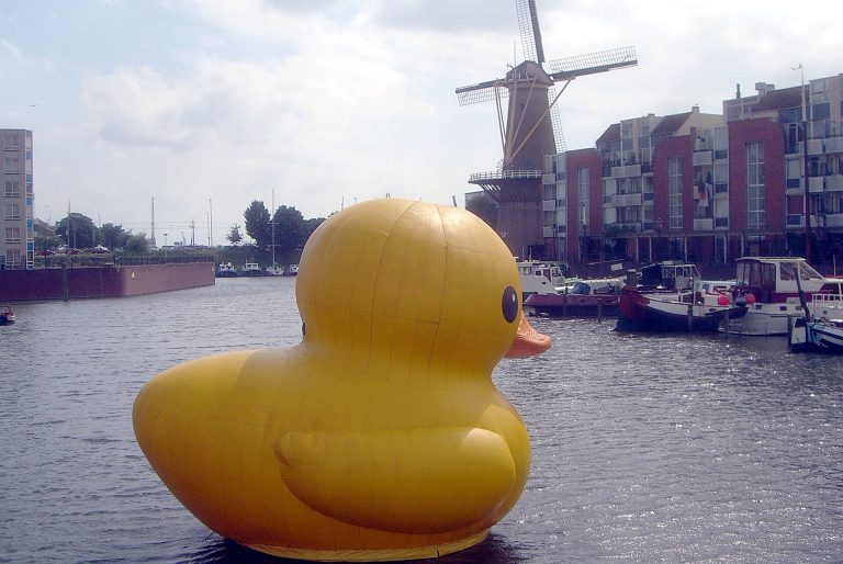 Telegraaf publiceerde zeventig brieven van niet-bestaande auteur